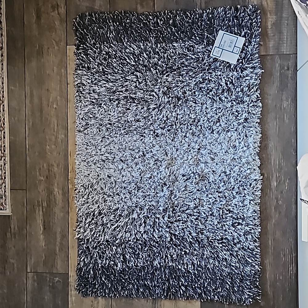 New OCM Ombre Shag Rug 27"x42" Gray Black White NWT Bathroom Room College Dorm